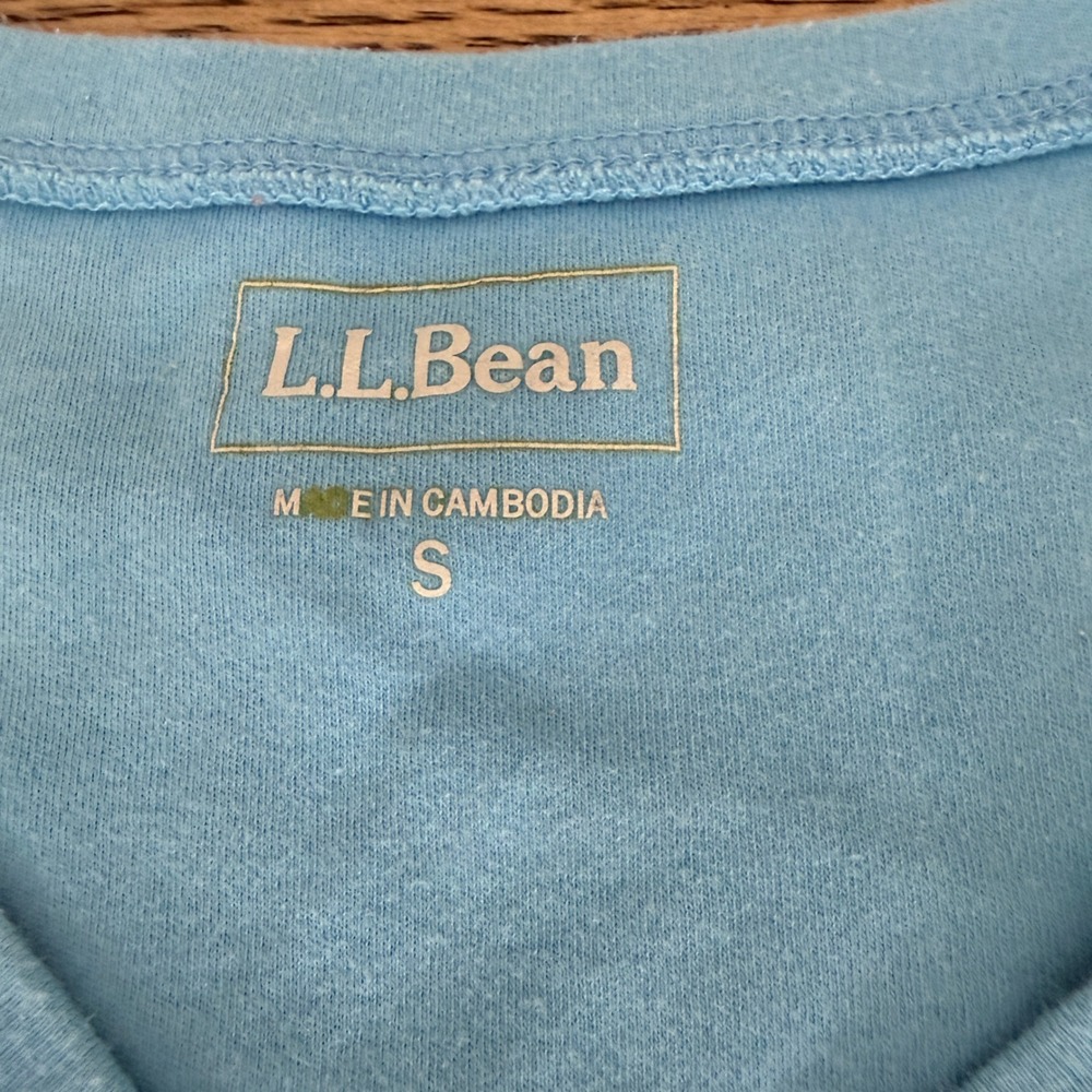 LL Bean Womens V-Neck T-Shirt Short Sleeve Light Blue 100% Cotton Size S - Picture 3 of 5